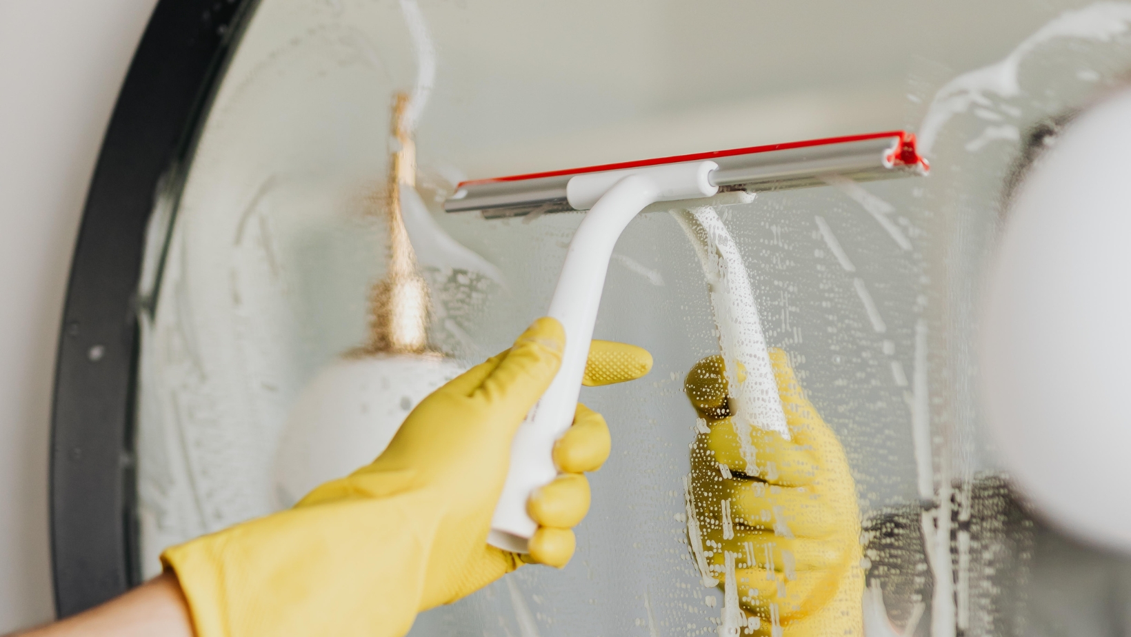 Ménage des Gones, Femme de ménage Chaponost